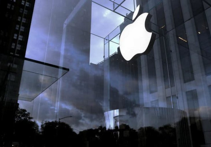 Apples security chief accused of bribery! Gave to police 200 iPad's!